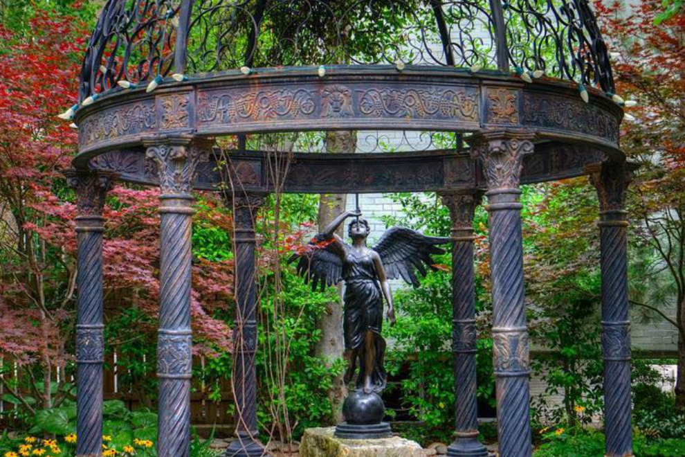Filled with ornate sculptures and lush greenery, Dallas' Dragon Park is a beautiful pace to have a quiet moment away from the hustle of the city. Photo credit: Instagram User Steveb 334